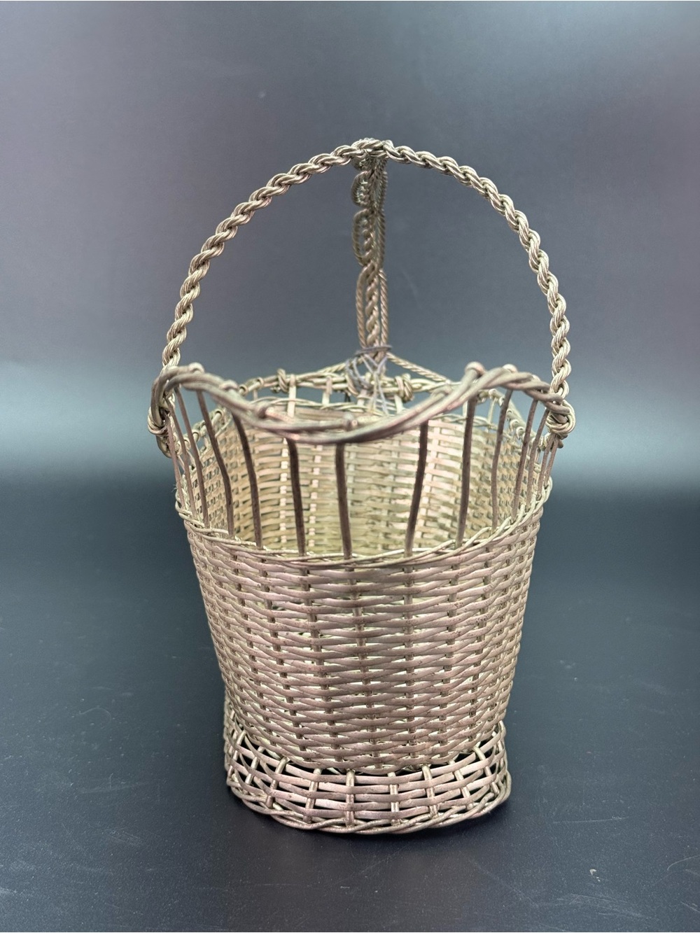 Vintage Silverplated Woven Wine Pouring Basket - Picture 4 of 8